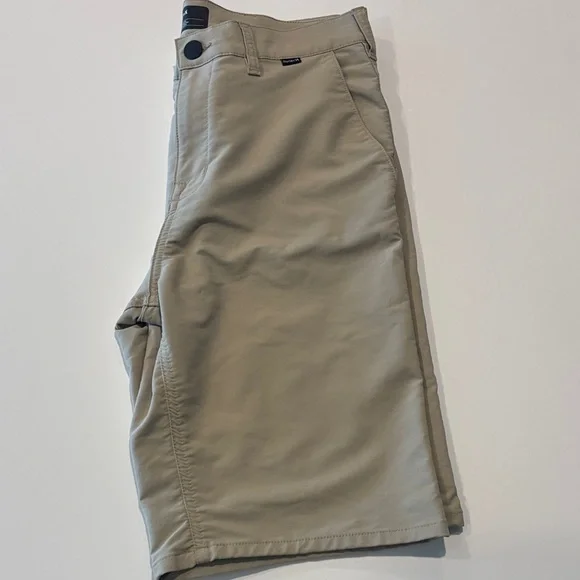Hurley Men’s Tan Shorts - Picture 4 of 4